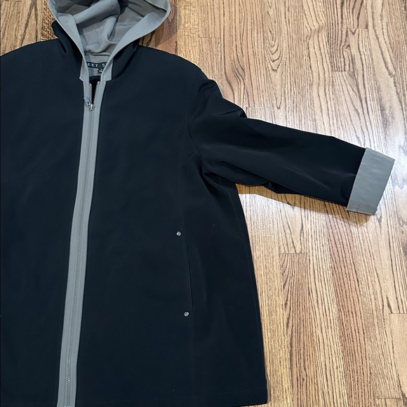 Women’s Fleet Street- Black Hooded Coat. Size XL - Picture 3 of 10